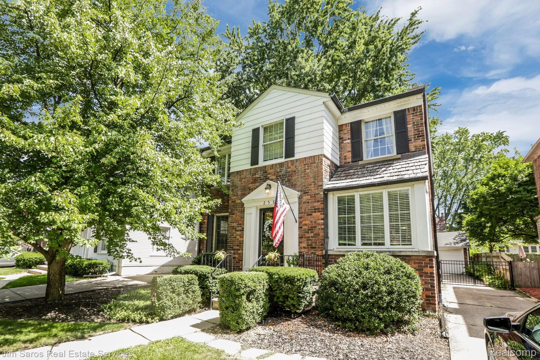 258 Fisher Road Grosse Pointe, MI 48230 - Photo 2 of 33 258+Fisher+Rd+Grosse+Pointe-0-web.jpg