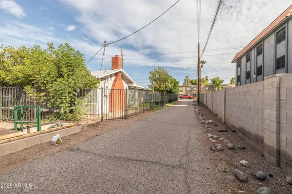 $749,000 | 2423 West Campbell Avenue, Phoenix, AZ 85015