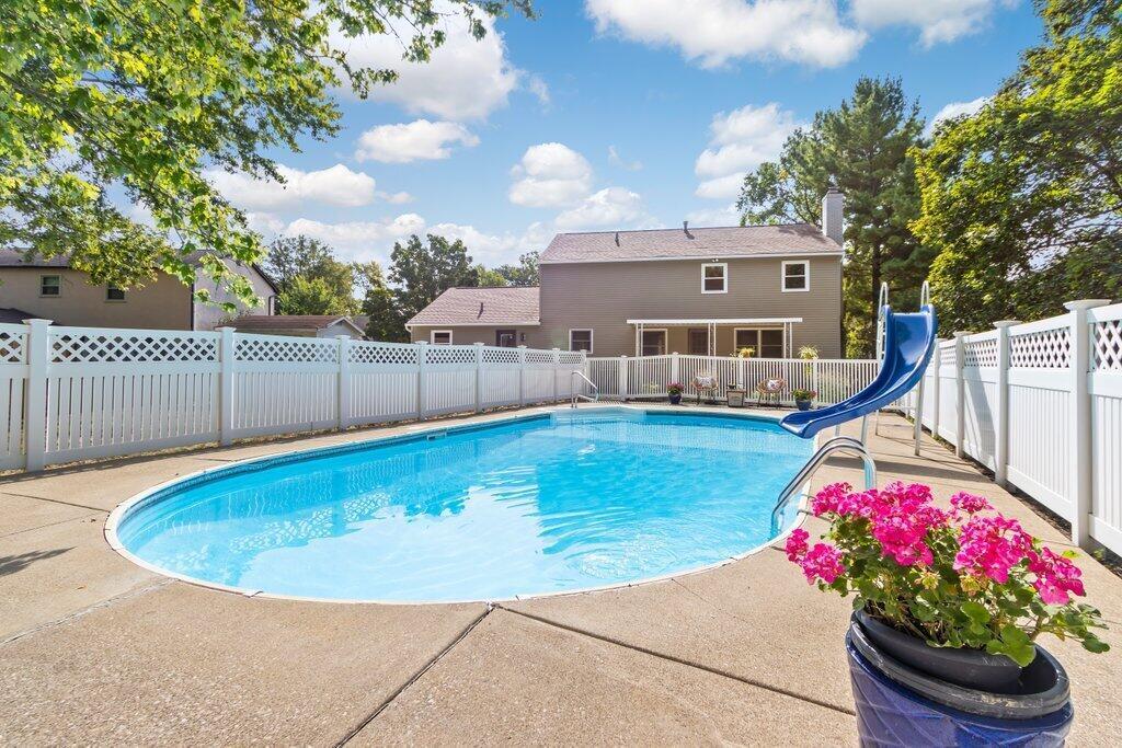 7775 Sanbrooke Road Dublin, OH 43016 - Photo 36 of 44 Pool