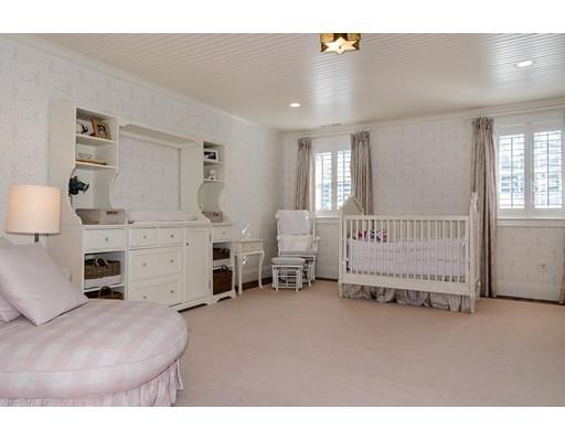 25 Kenilworth Road Wellesley, MA 02482 - Photo 18 of 28 a living room with furniture and a lamp
