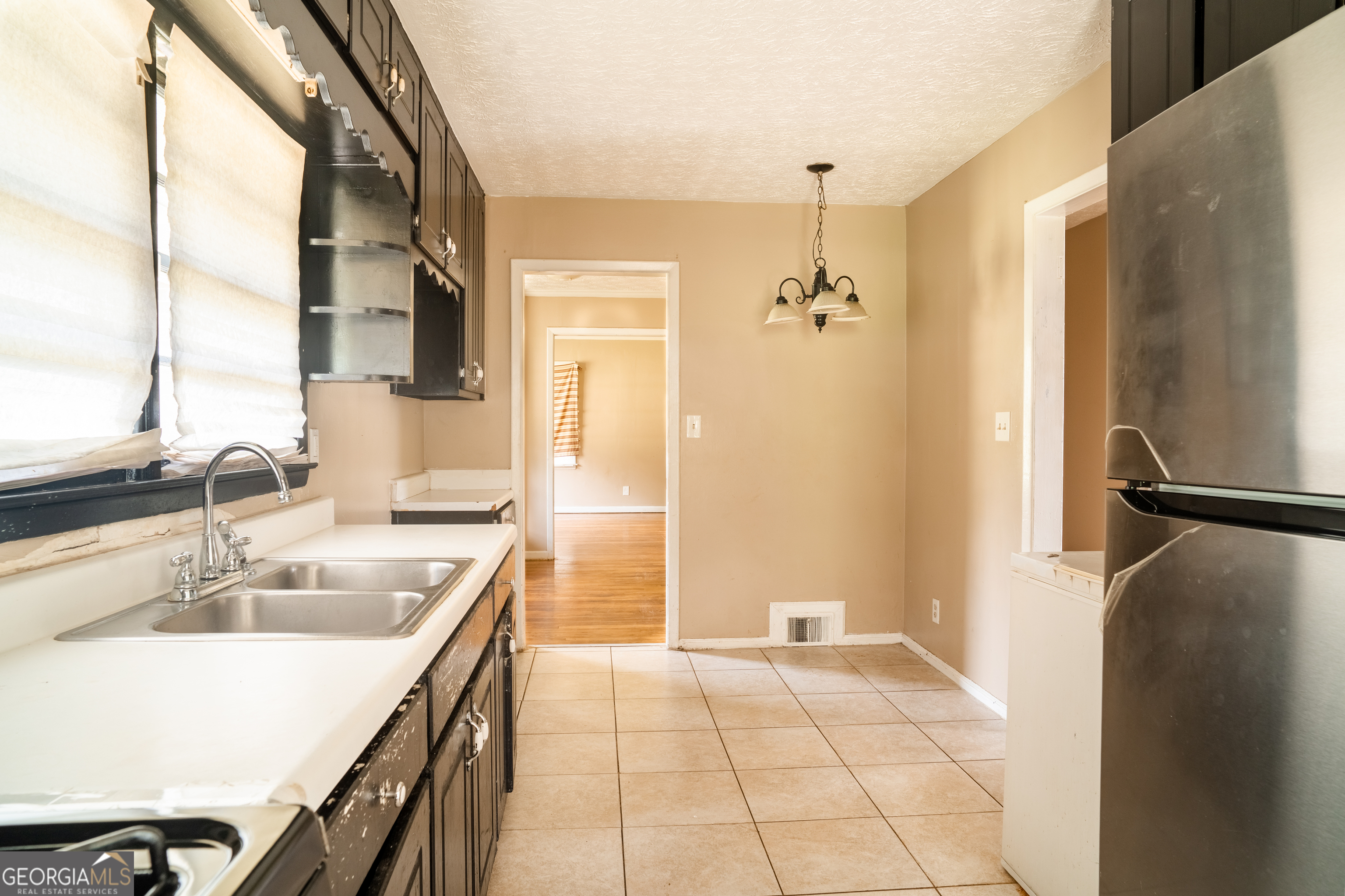 8448 Taylor Road Jonesboro, GA 30238 - Photo 4 of 20