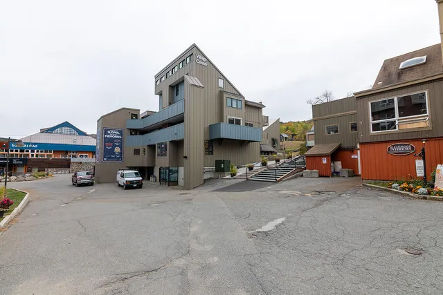 $675,000 | 3037 Main Street, Unit 3037, Carrabassett Valley, ME 04947