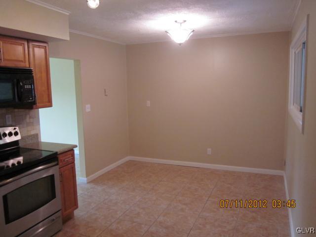 3061 Roxford Road Allentown, PA 18103 - Photo 4 of 21 Gallery Image 4