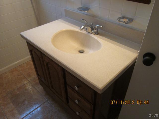 3061 Roxford Road Allentown, PA 18103 - Photo 8 of 21 Gallery Image 8