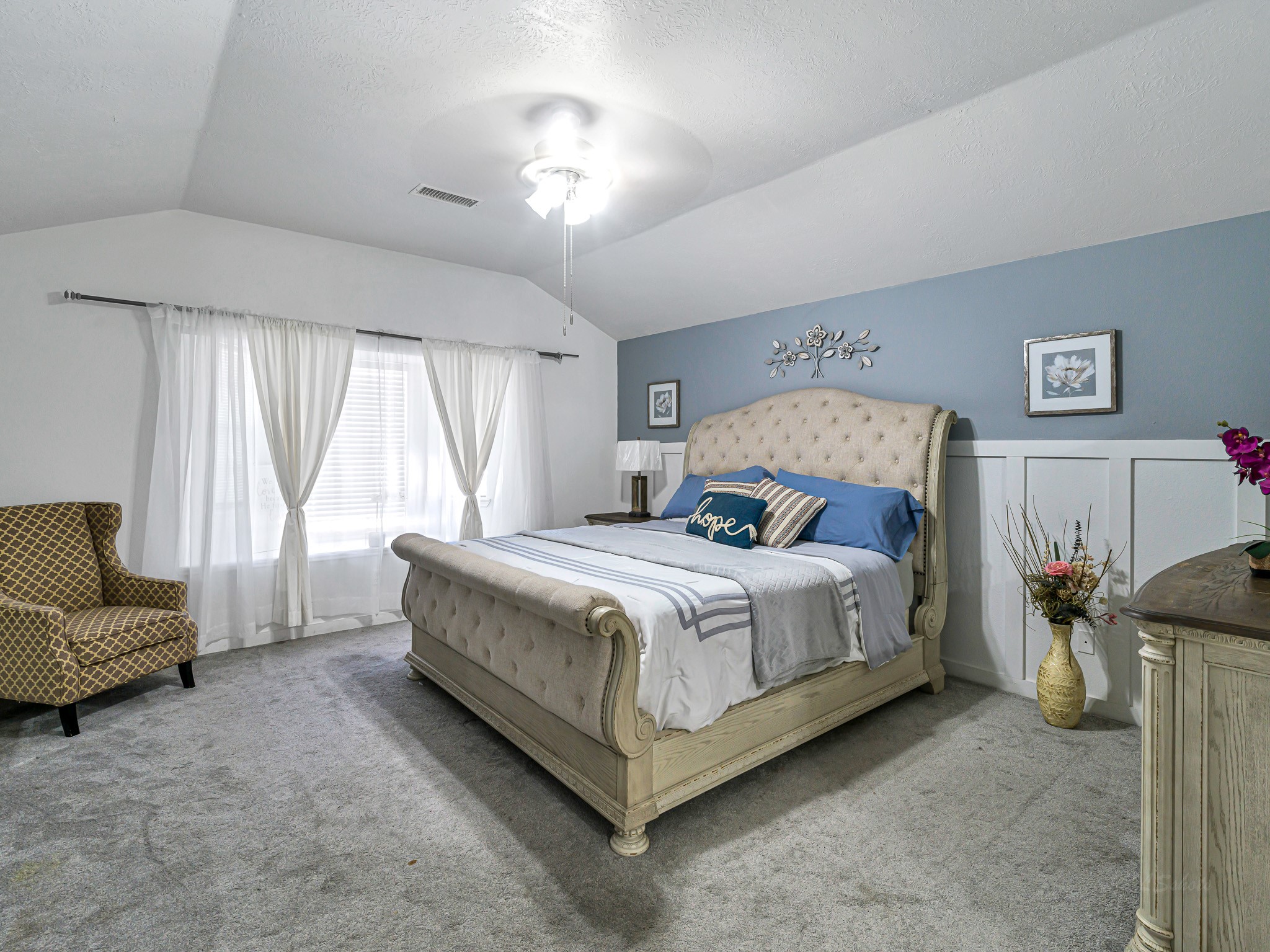 6822 Eagle Ridge Drive Katy, TX 77449 - Photo 21 of 36 a bedroom with a bed and a couch