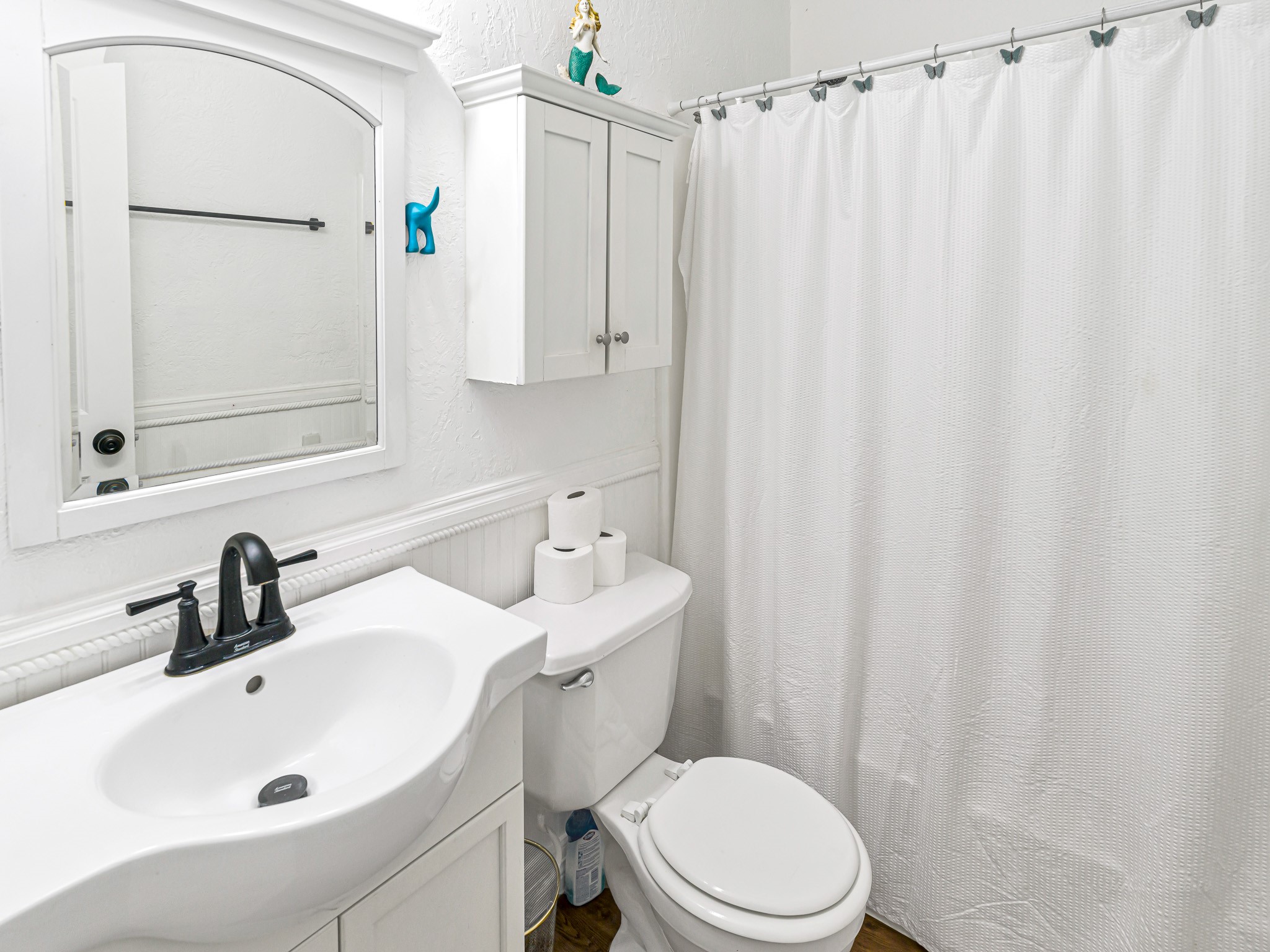 6822 Eagle Ridge Drive Katy, TX 77449 - Photo 29 of 36 a bathroom with a sink a toilet and shower