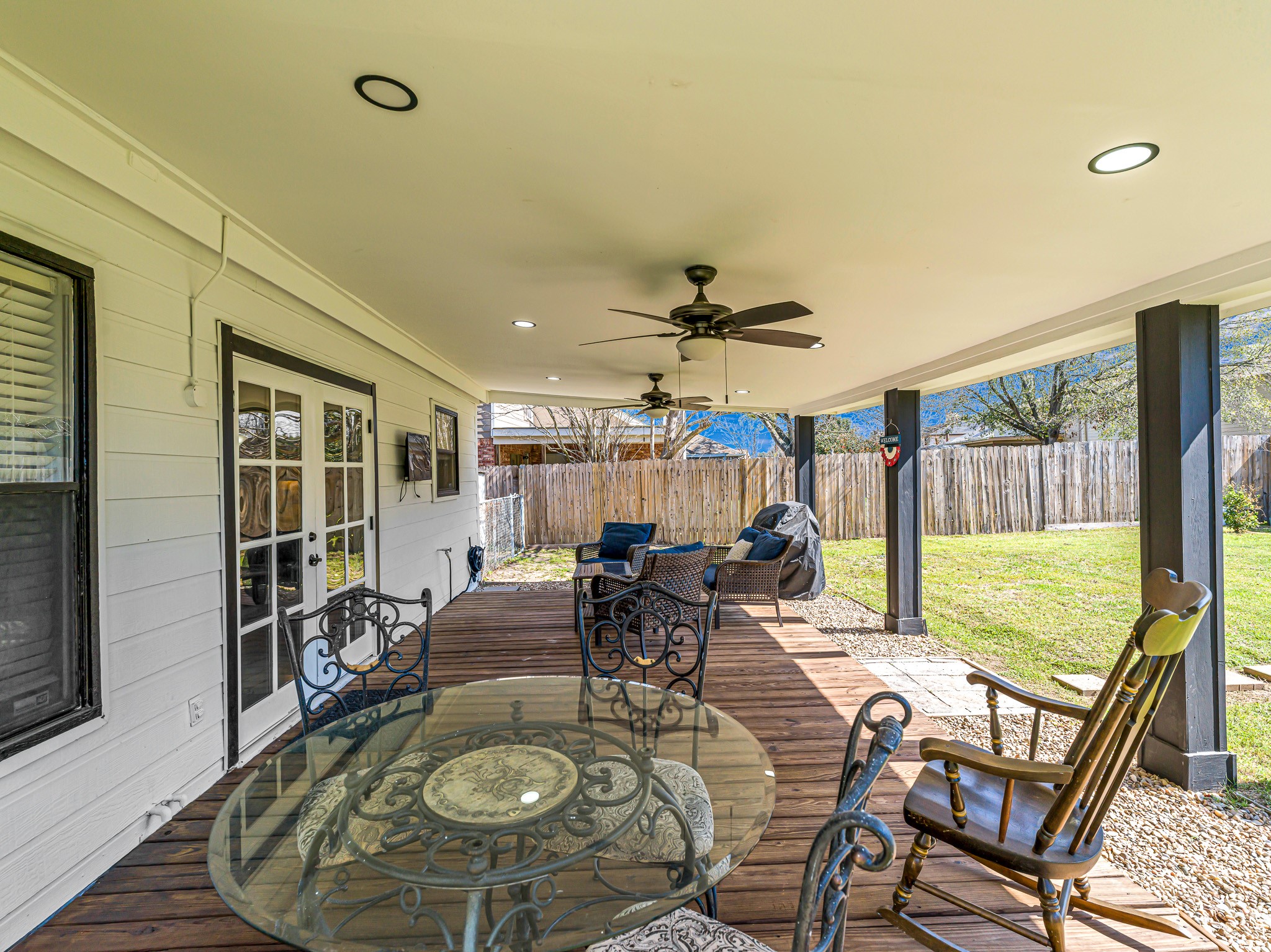 6822 Eagle Ridge Drive Katy, TX 77449 - Photo 32 of 36 a view of a dining room with furniture window and outside view