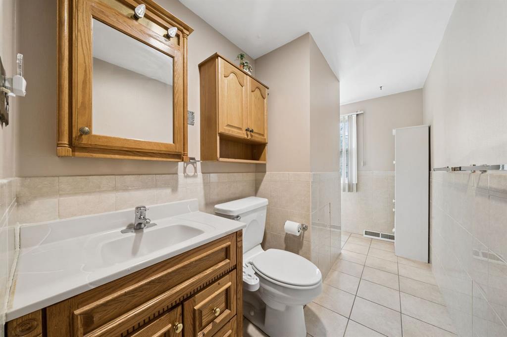 446 Diablo Drive Pittsburgh, PA 15241 - Photo 25 of 39 a bathroom with a sink a toilet and shower