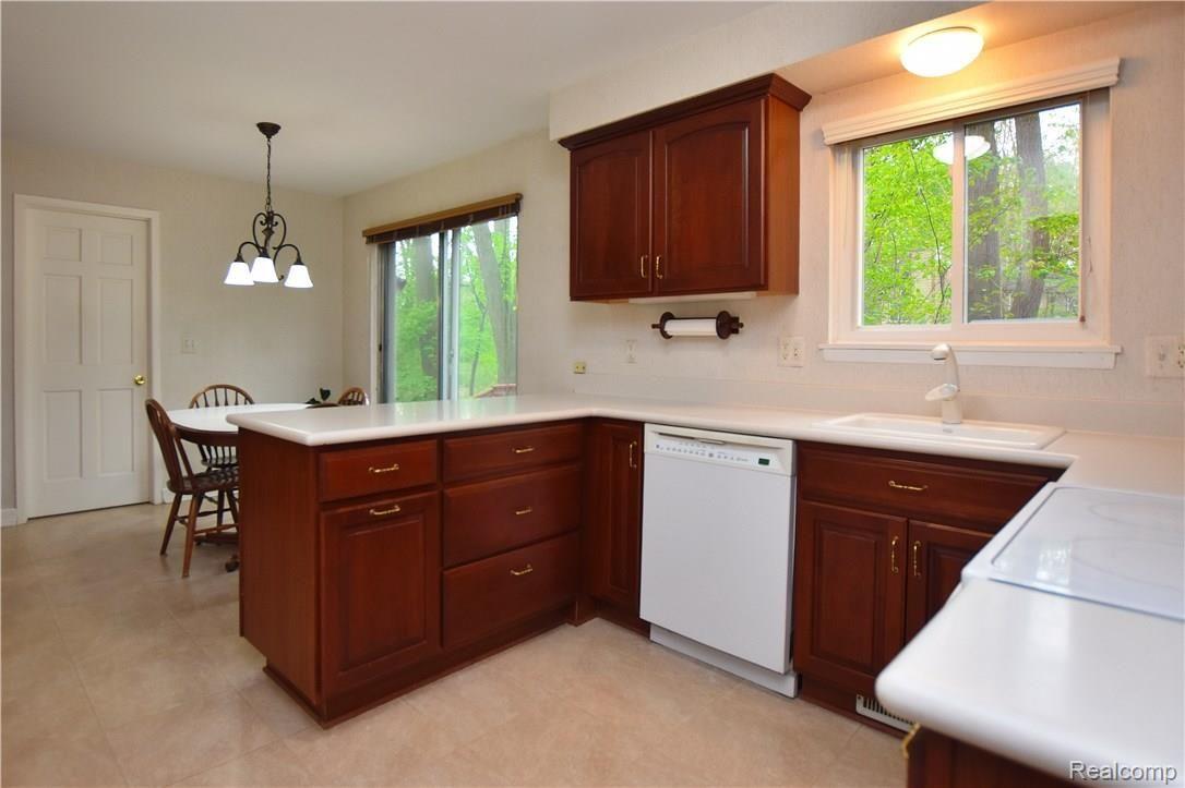 3523 Salem Road Troy, MI 48084 - Photo 10 of 38 Salem3523_10.JPG