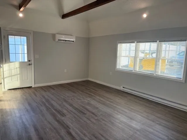 $1,600 | 68 North Avenue, Unit 4, Abington, MA 02351