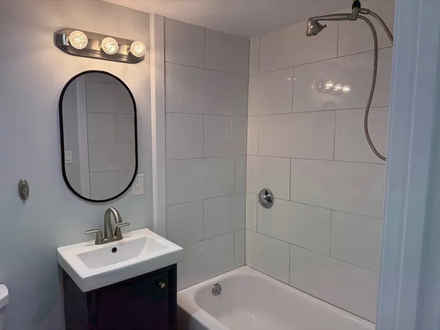 $1,600 | 68 North Avenue, Unit 4, Abington, MA 02351