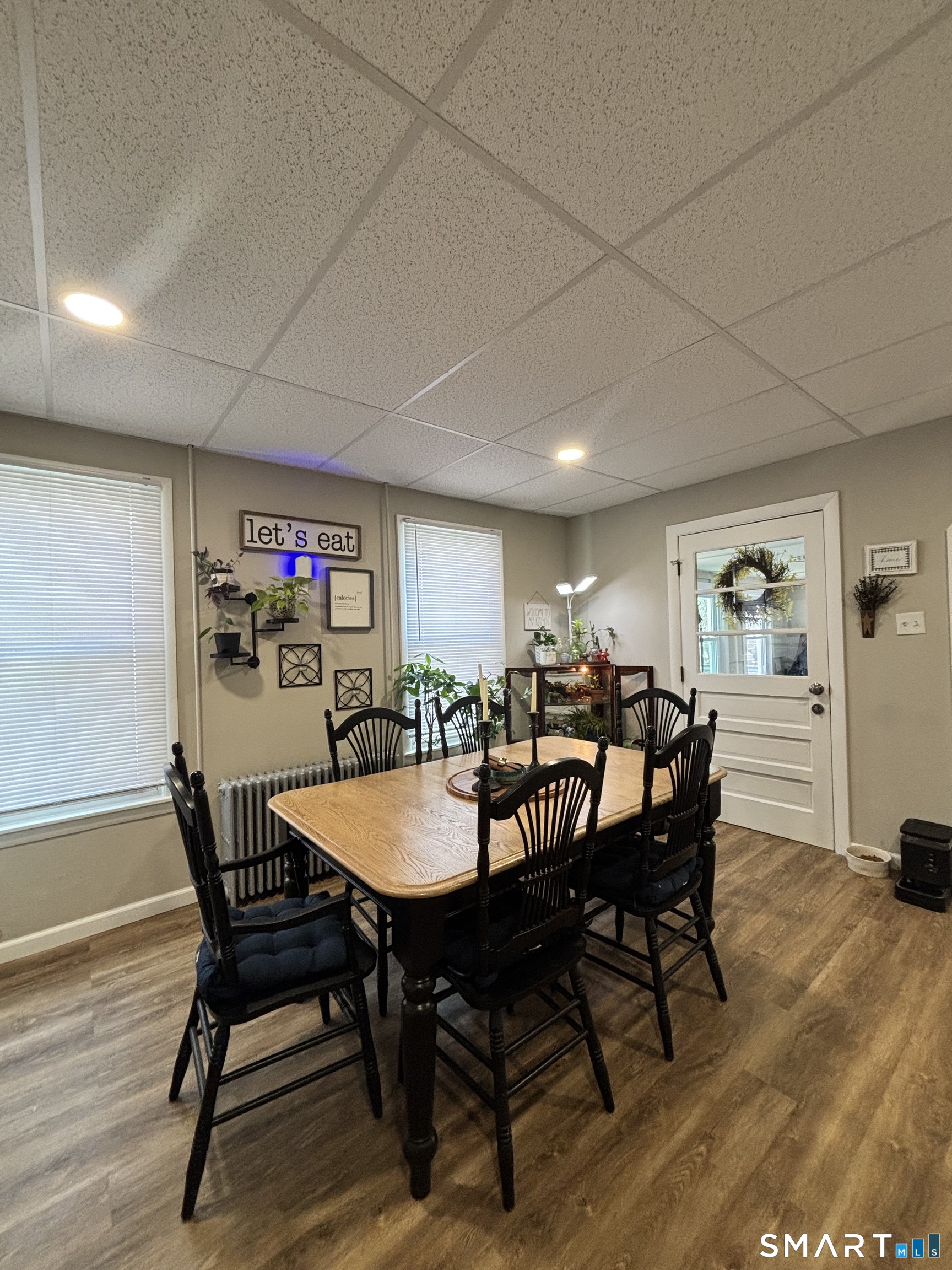 8 Thompson Court Enfield, CT 06082 - Photo 6 of 20
