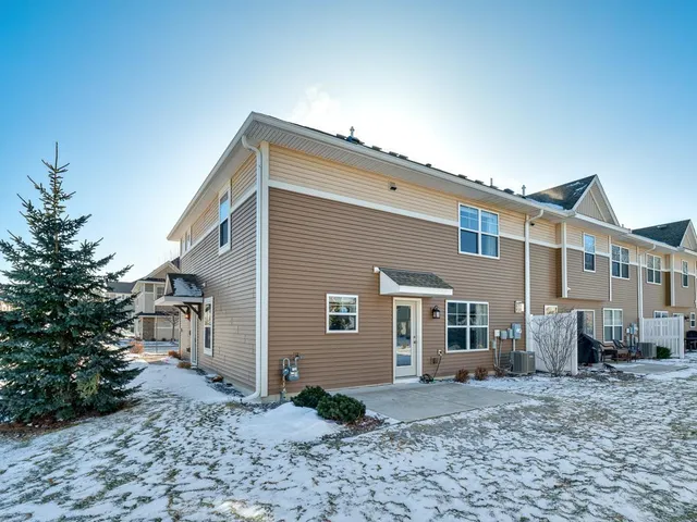 $389,000 | 10269 Chesshire Lane North, Maple Grove, MN 55369