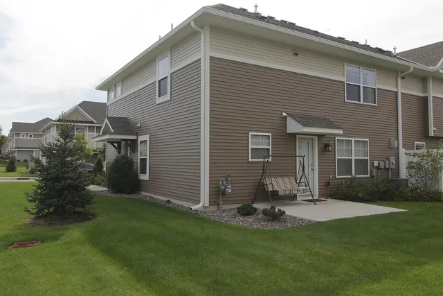 $389,000 | 10269 Chesshire Lane North, Maple Grove, MN 55369