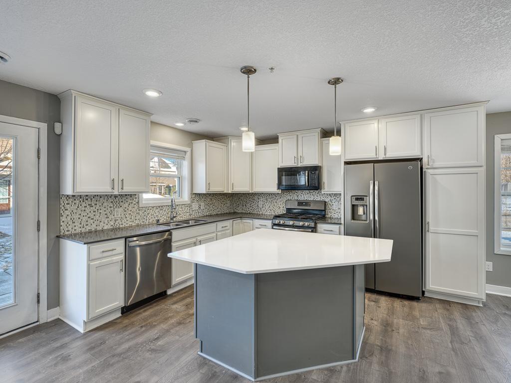 10269 Chesshire Lane North Maple Grove, MN 55369 - Photo 5 of 21