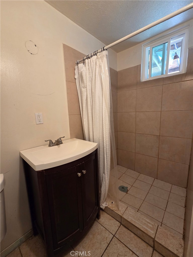 87135 Airport Frontage Road Thermal, CA 92274 - Photo 18 of 21 Back home Bathroom