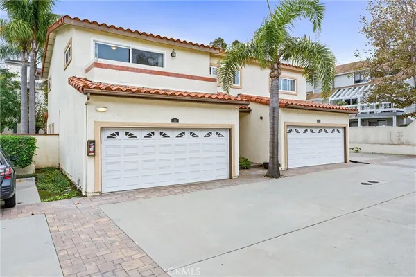 $995,000 | 4700 Warner Avenue, Unit 112, Huntington Beach, CA 92649