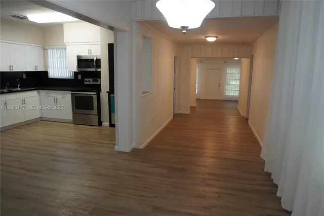 $3,950 | 7800 Southwest 69th Avenue, Miami, FL 33143