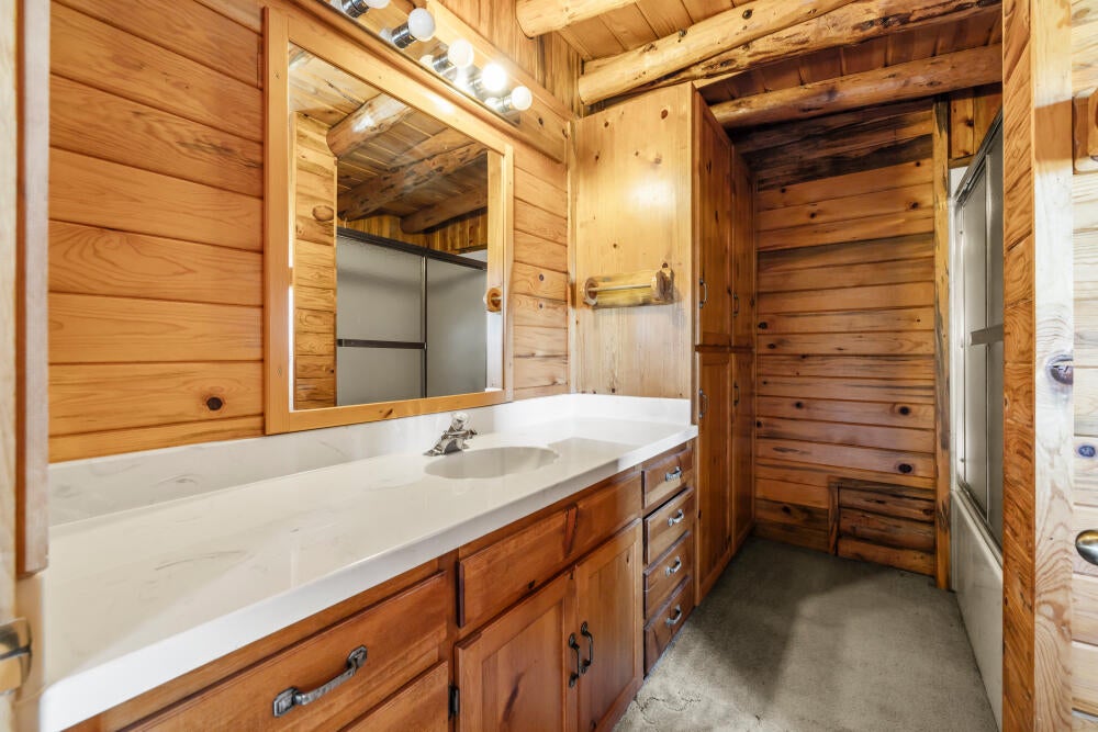 34840 Dawn Loop Chiloquin, OR 97624 - Photo 58 of 91 Loft Bathroom