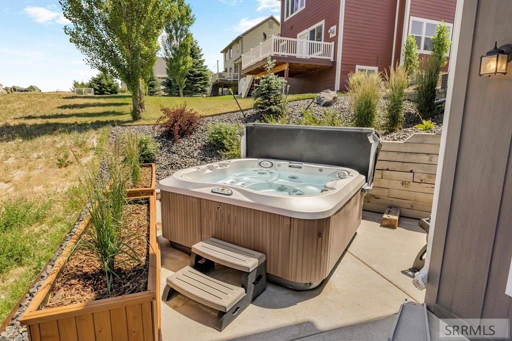 3237 South Chartwell Garden Ammon, ID 83406 - Photo 51 of 64 Hot Tub