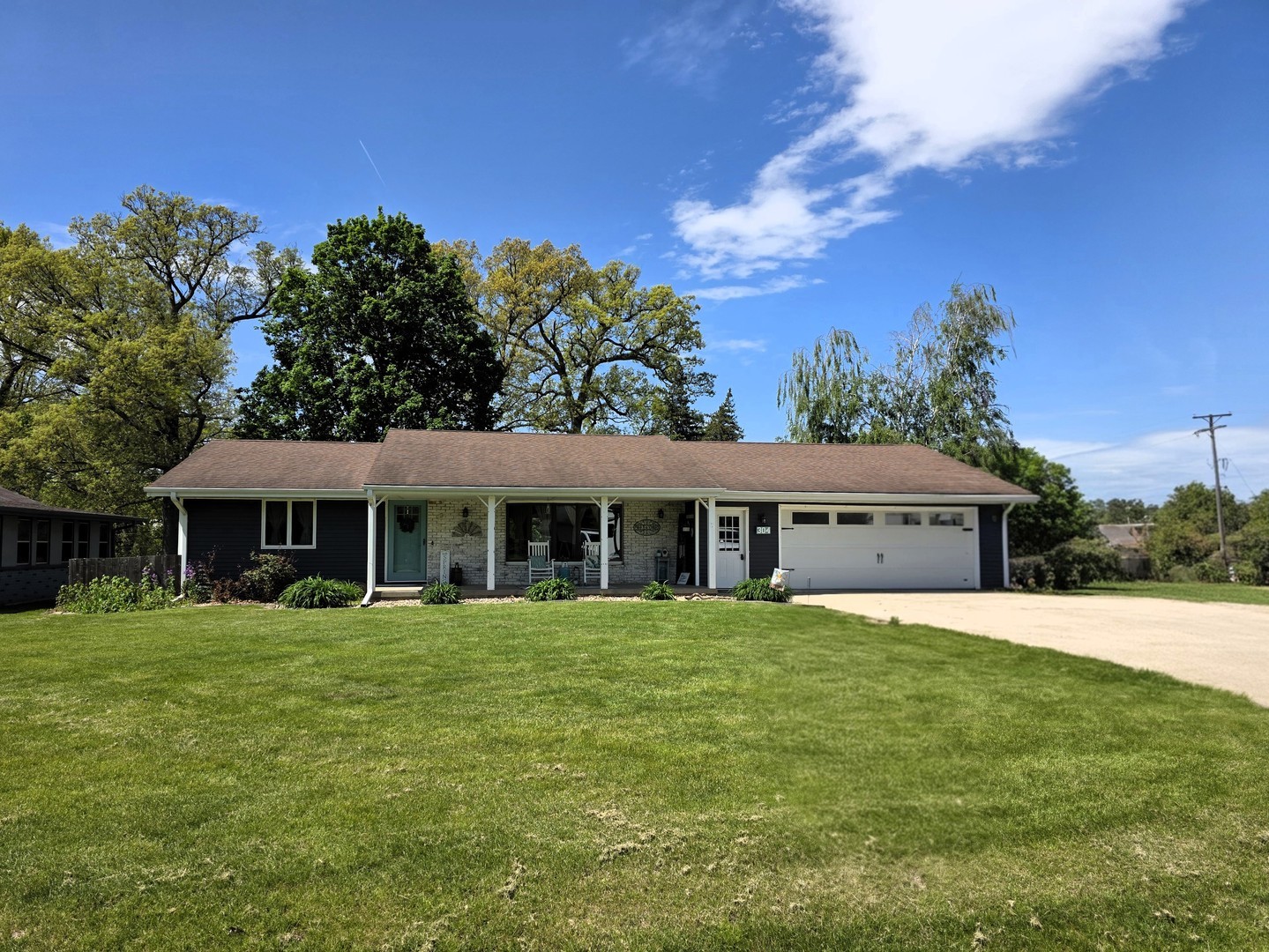 304 Tree Lane Prophetstown, IL 61277 - Photo 2 of 19