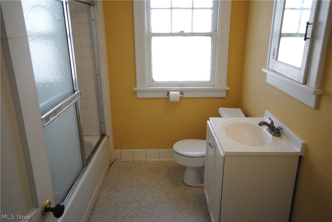 3174 East Overlook Road Cleveland, OH 44118 - Photo 13 of 15