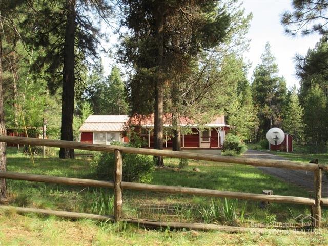 16943 Hermosa Road Bend, OR 97707 - Photo 13 of 16 View of the property from the street