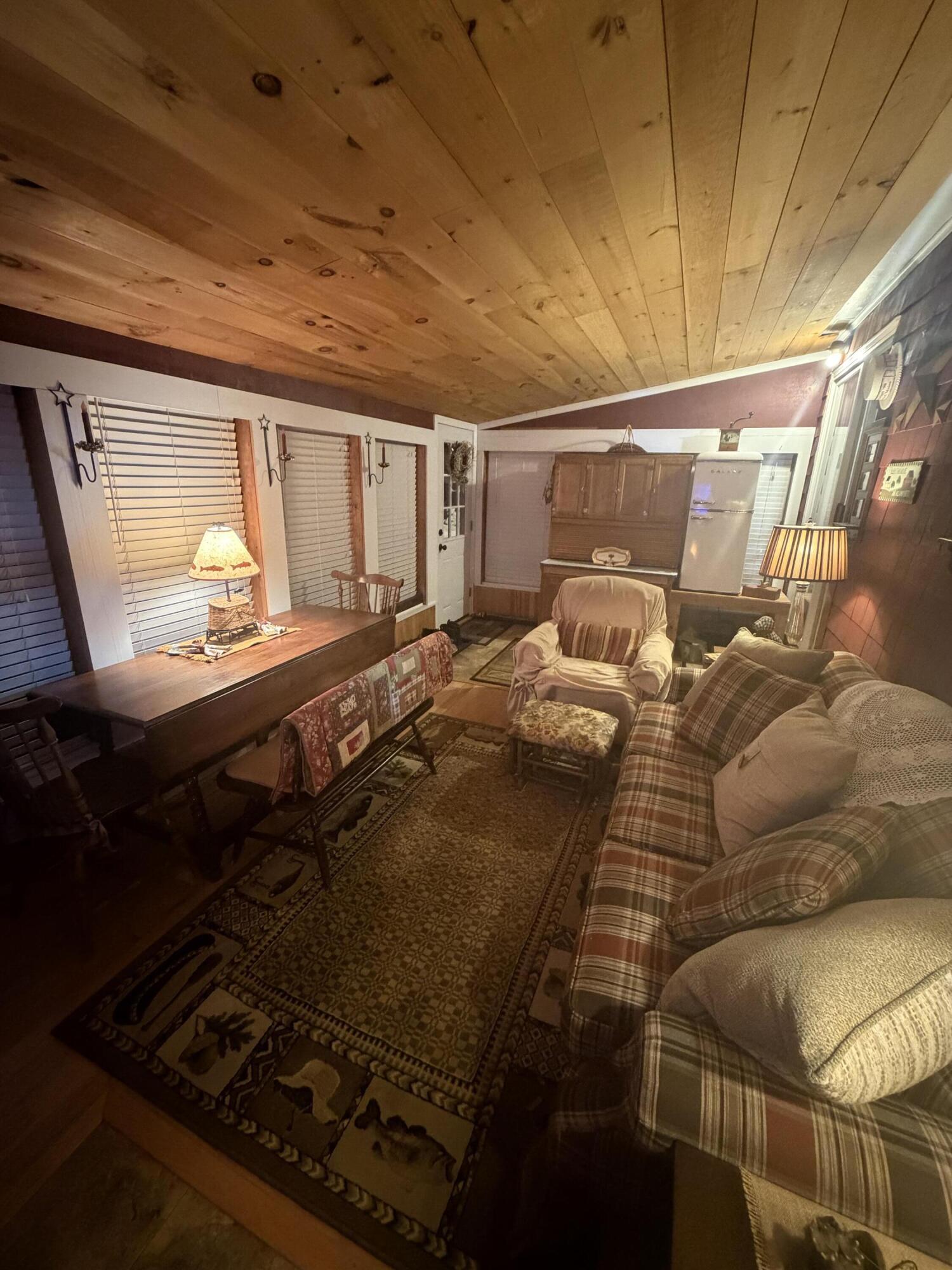 18 Winter Street Millinocket, ME 04462 - Photo 25 of 36 E35C5B5C-382D-4E8B-81D0-2678EE77015C