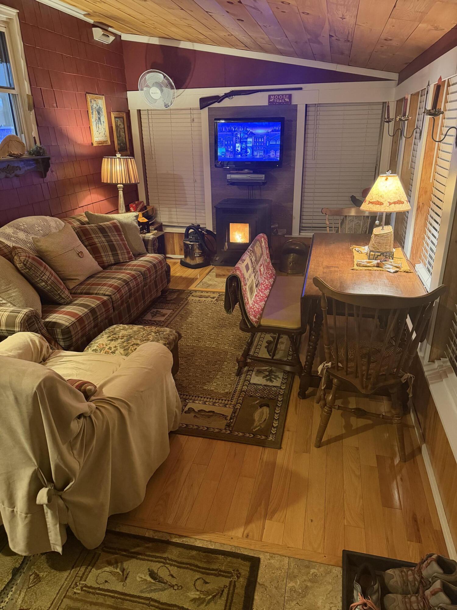 18 Winter Street Millinocket, ME 04462 - Photo 28 of 36 F9948683-DC5A-4103-8A02-175B8D06F8EA