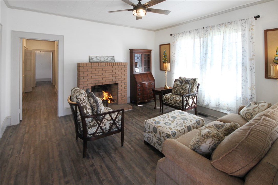 413 South Depot Street Seneca, SC 29678 - Photo 2 of 22