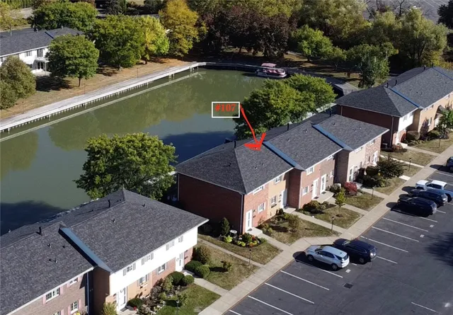 $295,000 | 107 Holiday Harbour, Canandaigua City, NY 14424