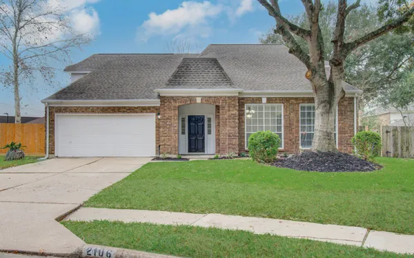 $375,000 | 2106 Spyglass Drive, League City, TX 77573