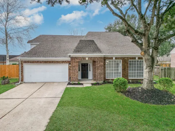$375,000 | 2106 Spyglass Drive, League City, TX 77573