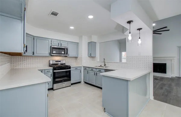 $375,000 | 2106 Spyglass Drive, League City, TX 77573