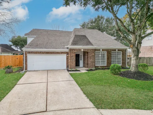 $375,000 | 2106 Spyglass Drive, League City, TX 77573