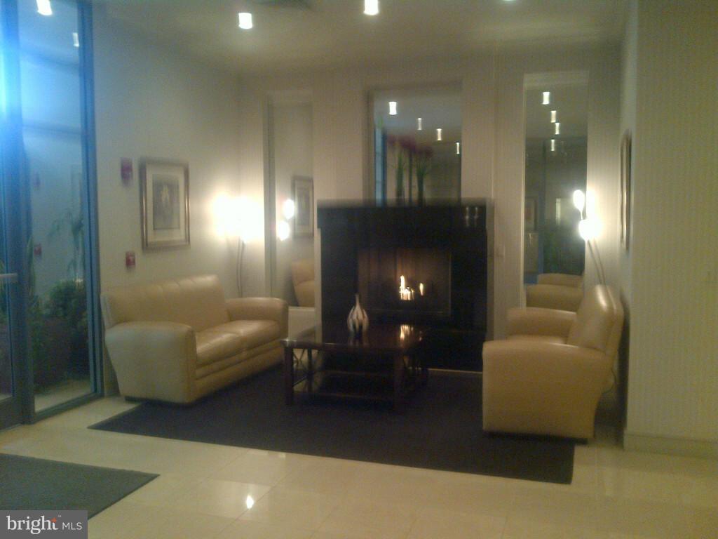 414 Water Street, Unit 2913 Baltimore, MD 21202 - Photo 2 of 10 Property Lobby