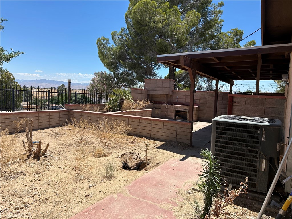 14822 Rodeo Drive Victorville, CA 92395 - Photo 41 of 60