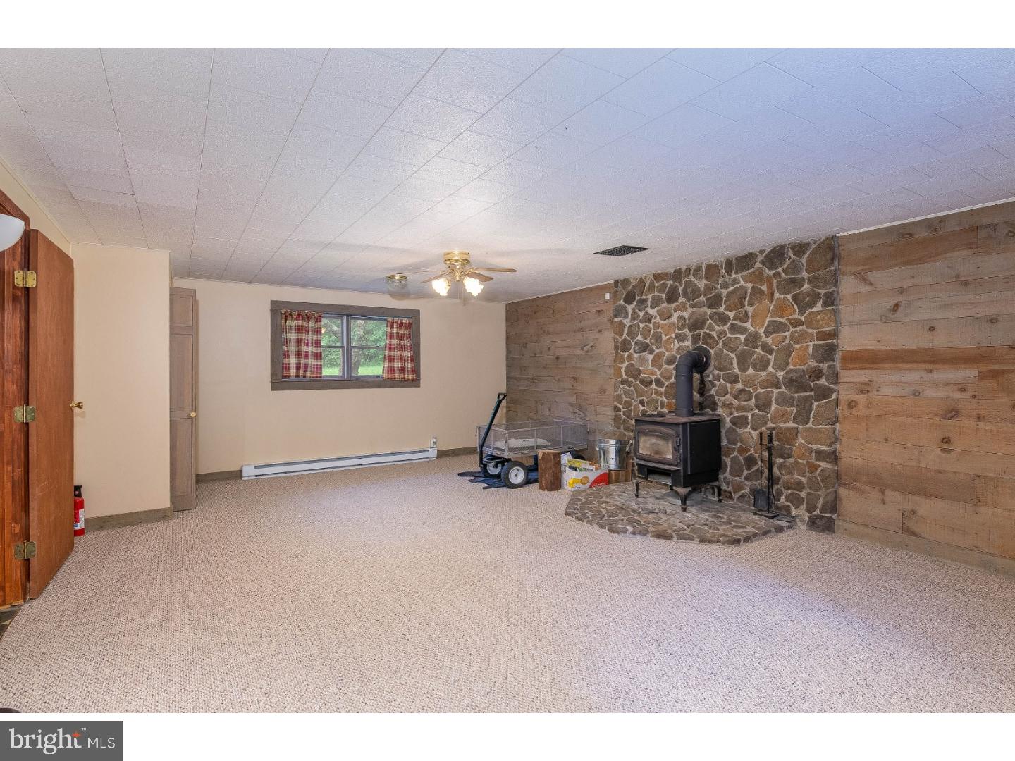 1040 Allentown Road Green Lane, PA 18054 - Photo 15 of 25