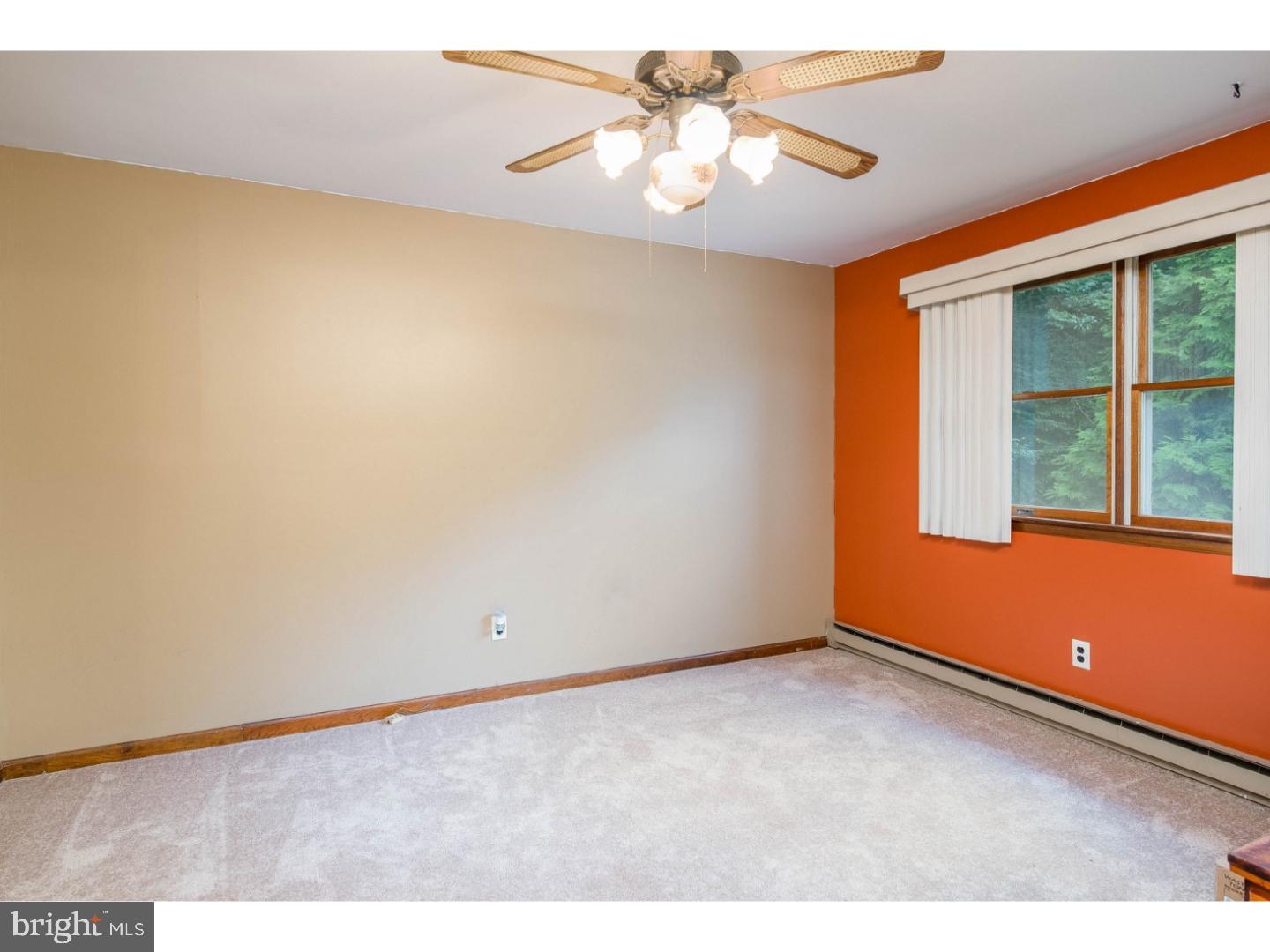 1040 Allentown Road Green Lane, PA 18054 - Photo 4 of 25