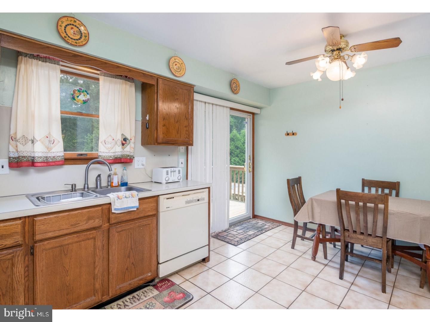 1040 Allentown Road Green Lane, PA 18054 - Photo 7 of 25