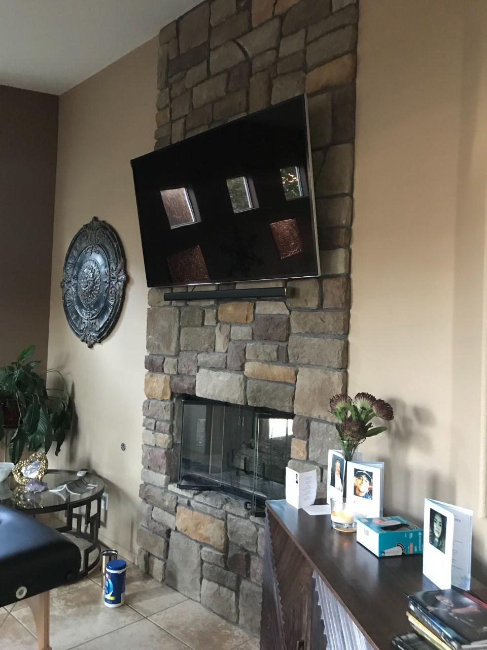 83451 Ocean Breeze Lane Indio, CA 92201 - Photo 6 of 16 oceanbreeze_fireplace