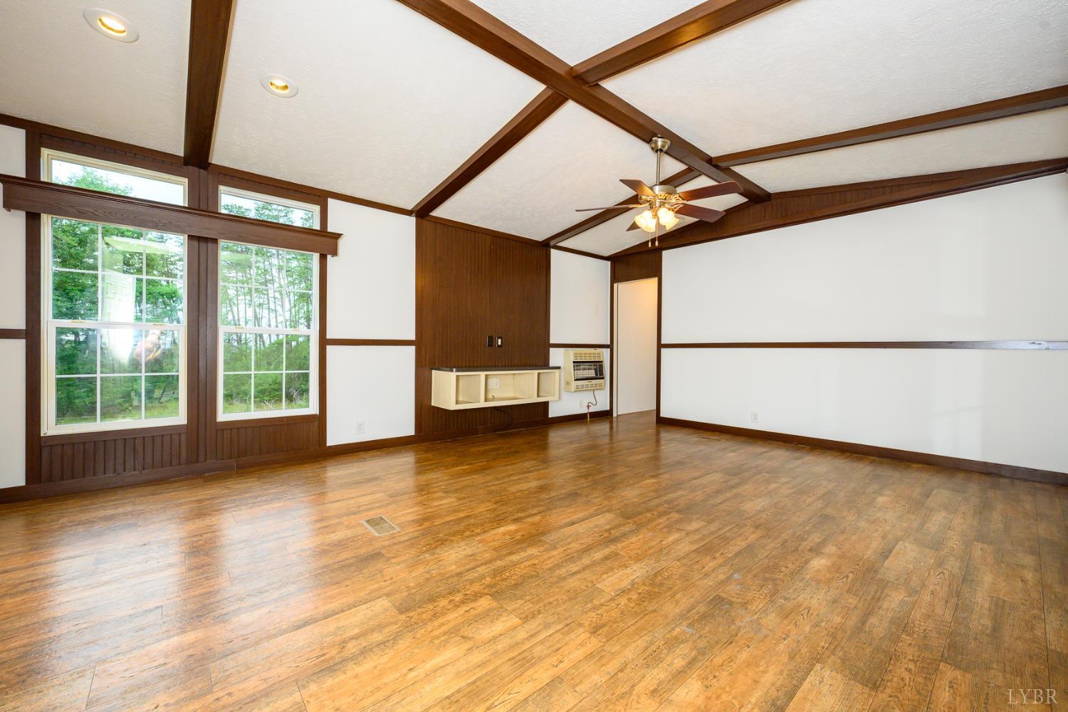 841 Mercury Road Gretna, VA 24557 - Photo 2 of 38