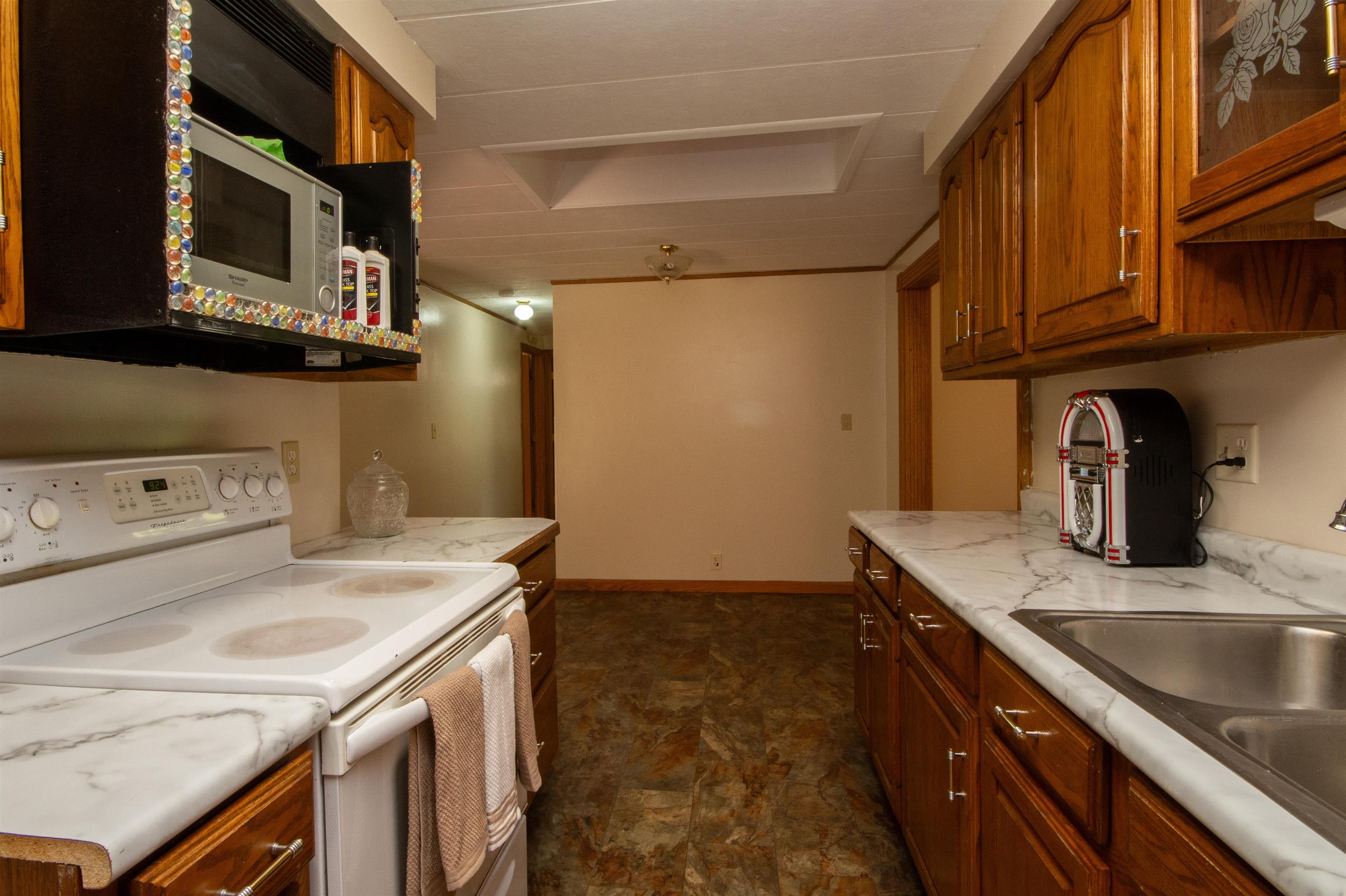 8321 East Broadway Road Mount Pleasant, MI 48858 - Photo 9 of 24 1913329-8.JPG