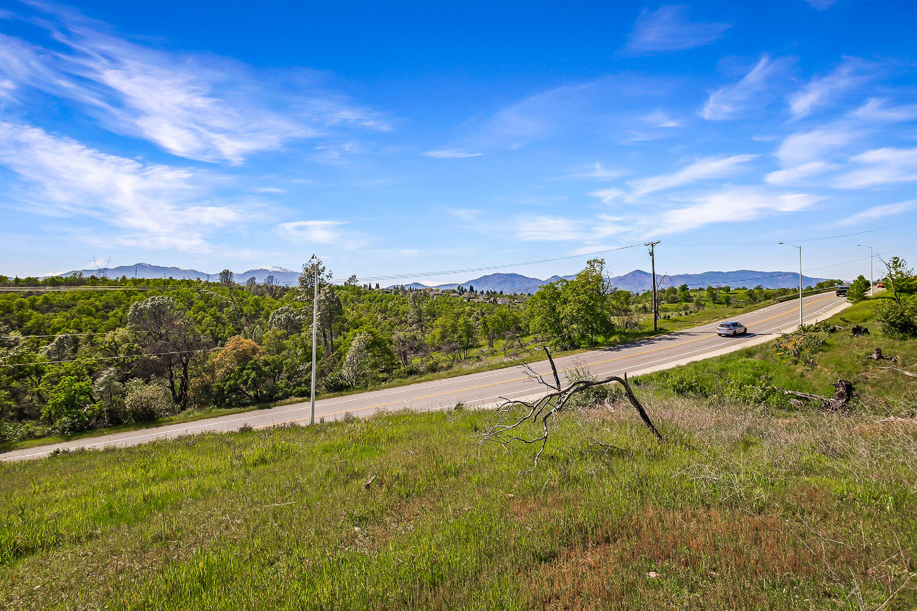 166 Quartz Hill Road Redding, CA 96003 - Photo 33 of 34 a view of a garden with an outdoor space
