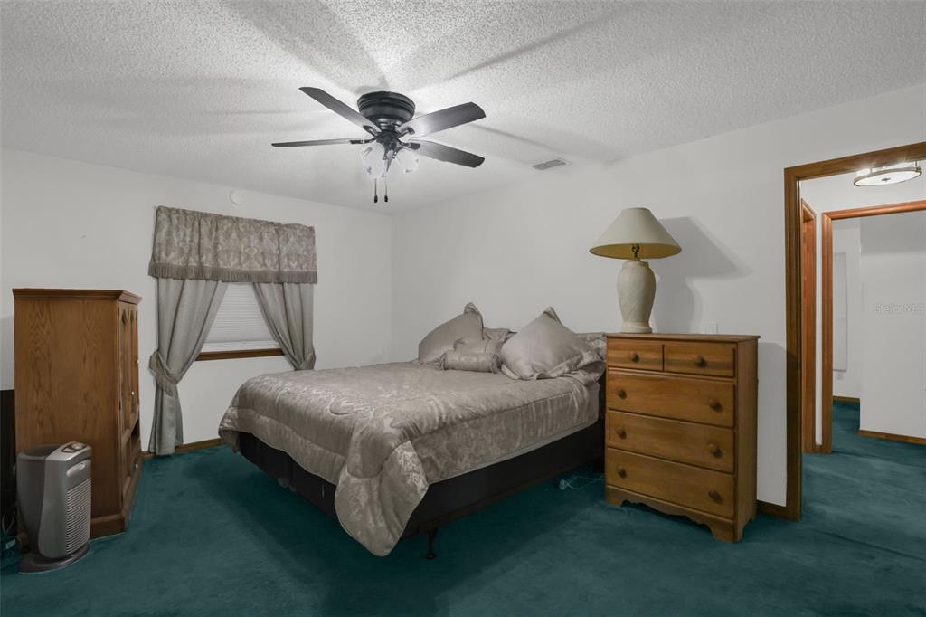 1762 Howland Boulevard Deltona, FL 32738 - Photo 18 of 32