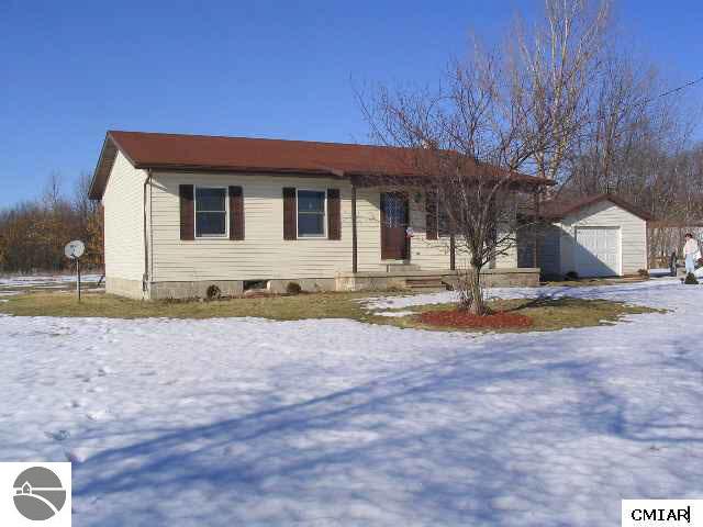 3833 Deaner Road Northeast Edmore, MI 48829 - Photo 1 of 5 1768830.JPG