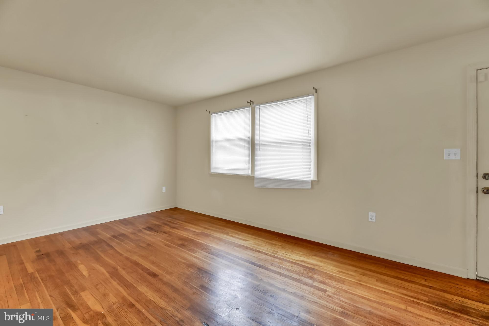 731 Templecliff Road Baltimore, MD 21208 - Photo 4 of 27