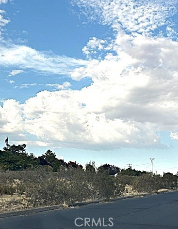 19446 Shoshonee Road Apple Valley, CA 92307 - Photo 5 of 5 a view of a city