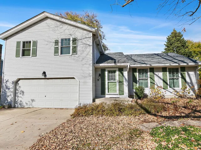 $450,000 | 517 Sheffield Road, Naperville, IL 60565
