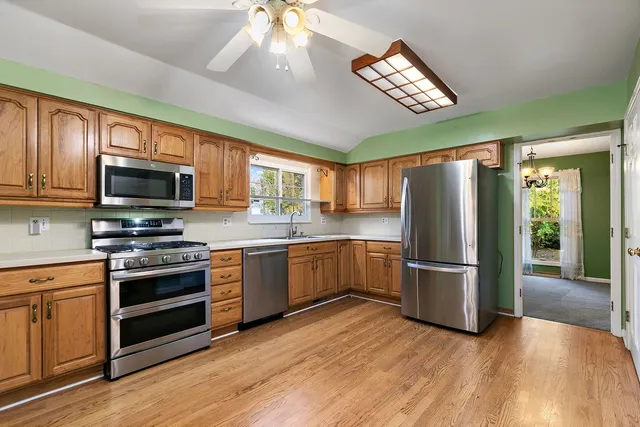 $450,000 | 517 Sheffield Road, Naperville, IL 60565